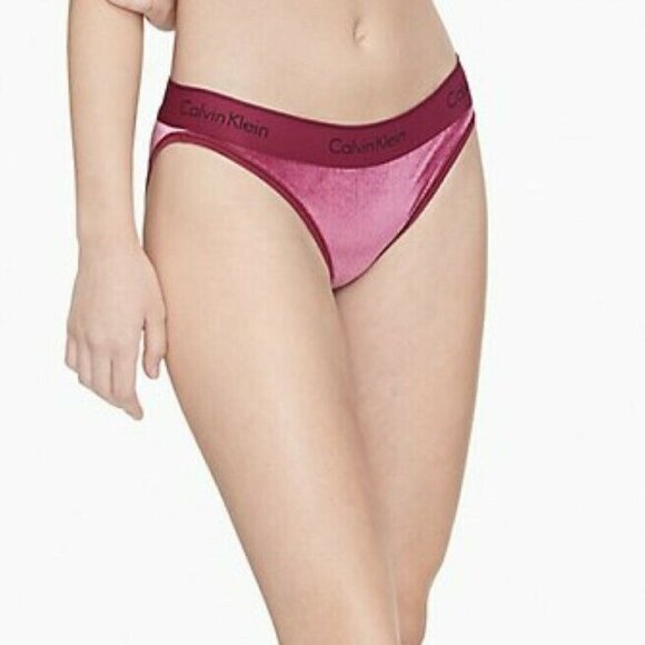 Calvin Klein Women's Velvet Ribbed‎ Bikini Bra Set - Picture 5 of 5